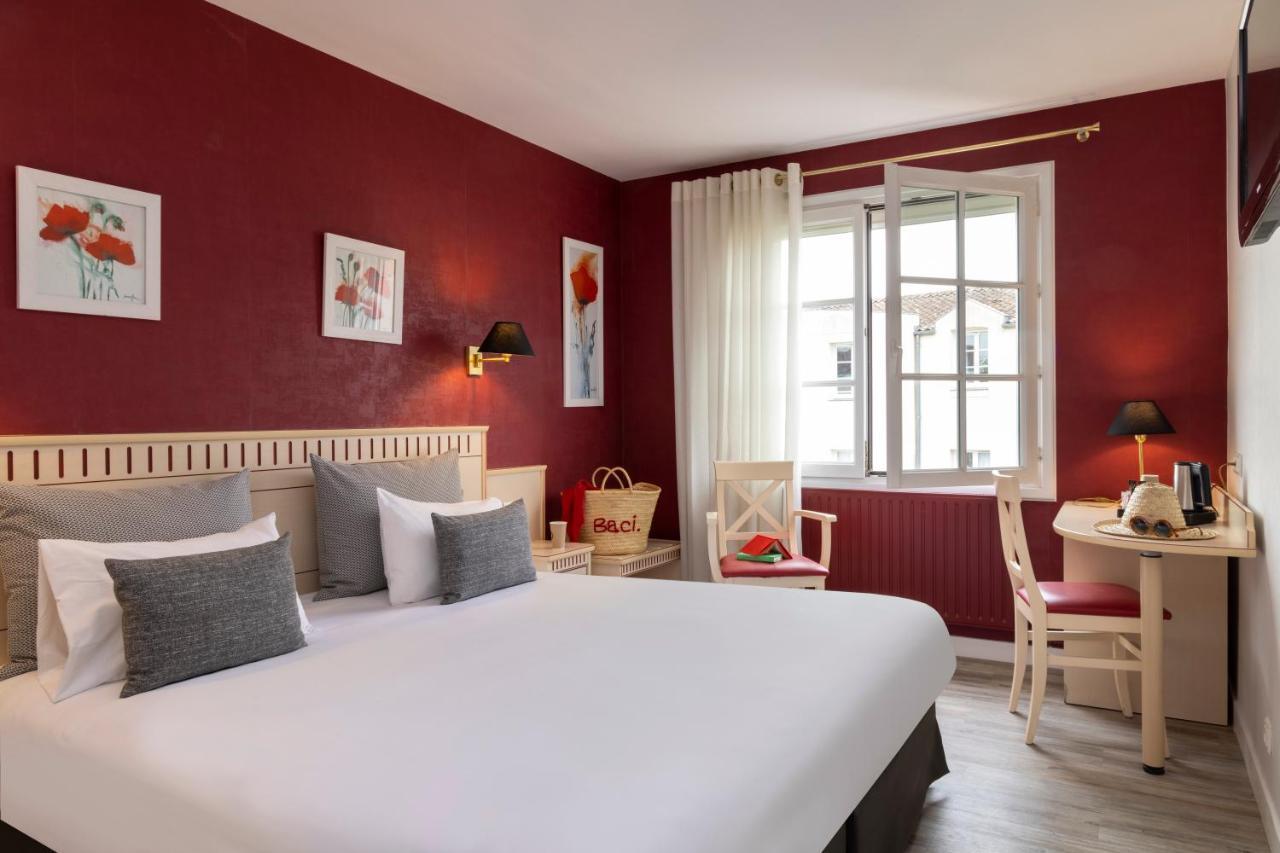 Logis Hotel-Restaurant Le Fontarabie Fontenay-le-Comte Exteriör bild